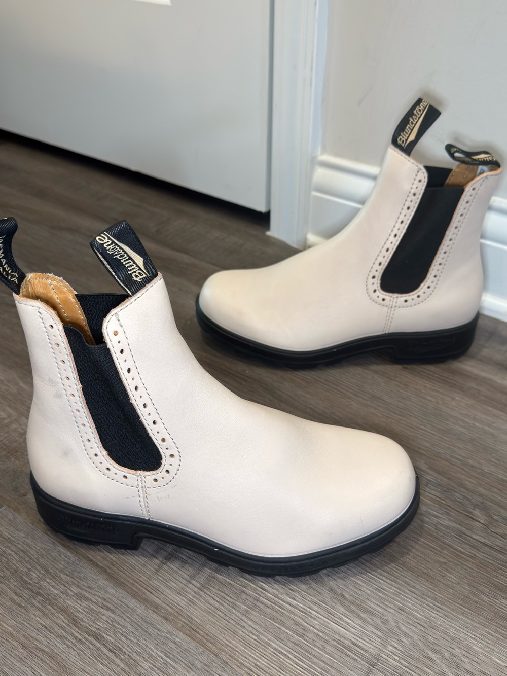 Blundstone BL 2156 White Pearl Leather High Top Chelsea Boots